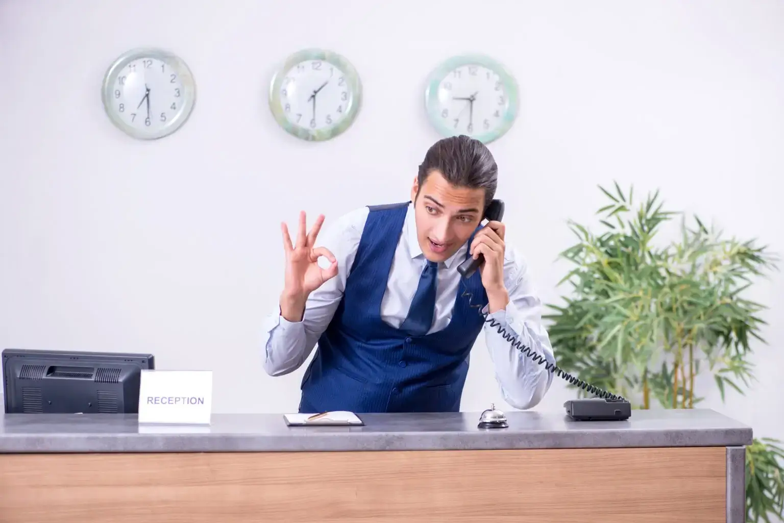 الوصف الوظيفي لـ موظف استقبال &#8211; Receptionist : مهام ومسؤوليات